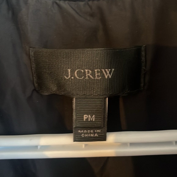 Jcrew down filled quilted vest black, petite medium - Picture 3 of 4